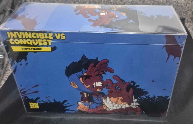 Youtooz Invincible vs Conquest Vinyl Figure - photo 3