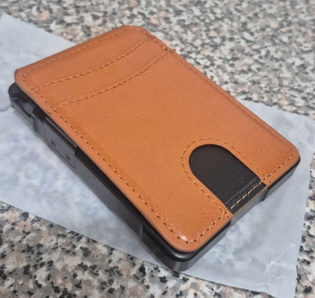 AirTag Slim Metal Wallet - photo 2