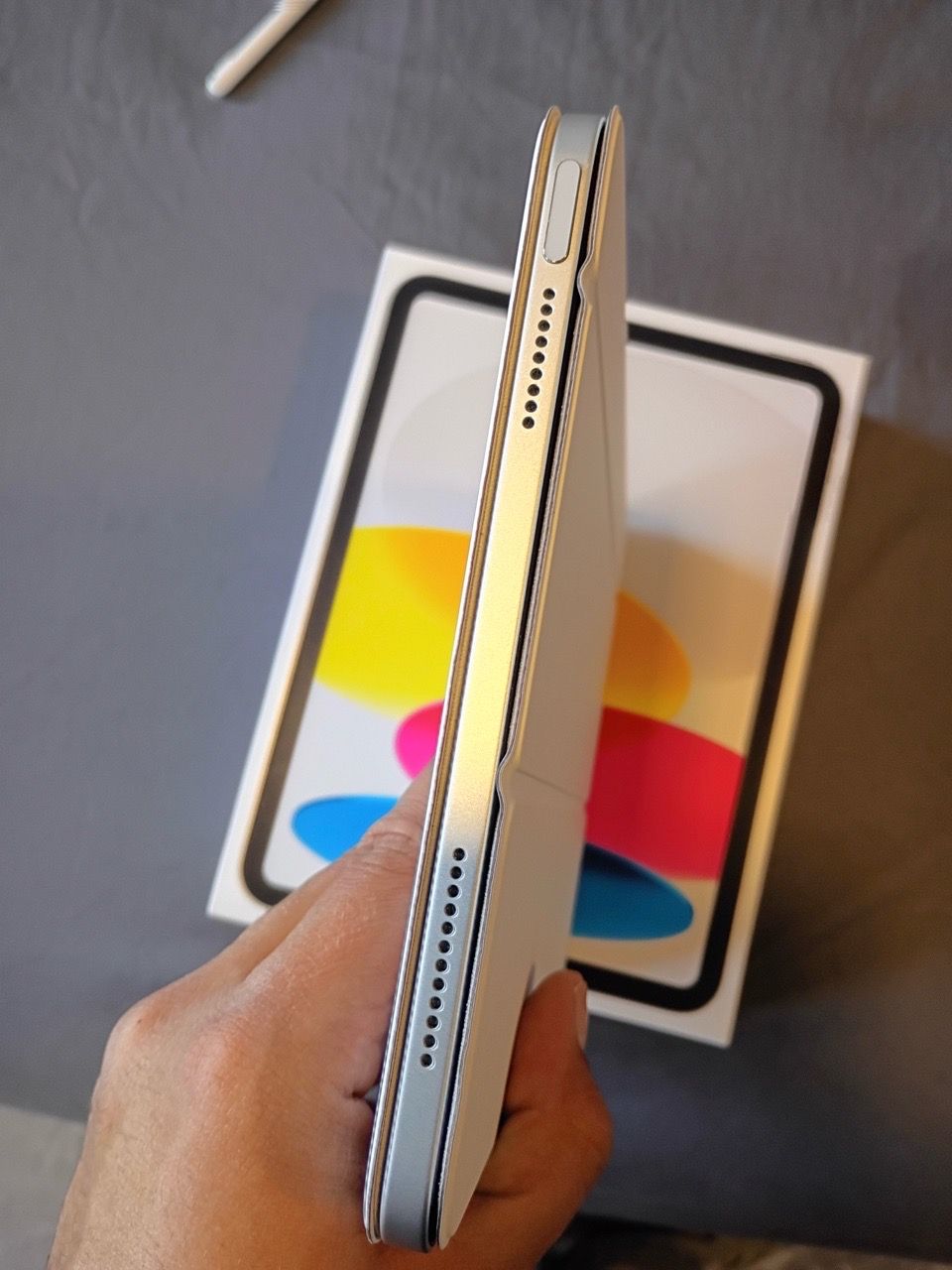 iPad A16 with Smart Folio and pen - photo 5