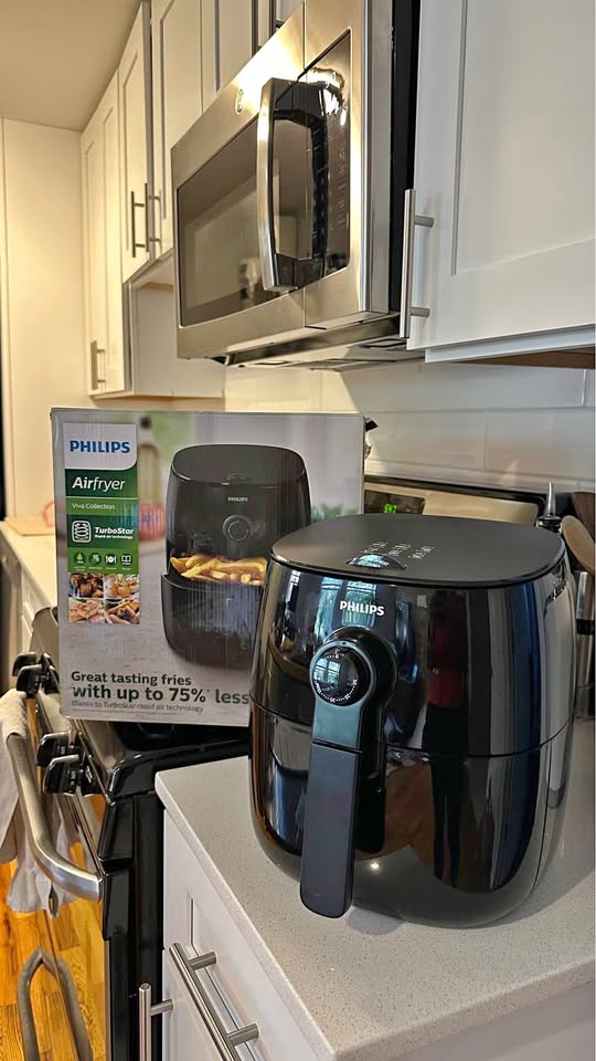 Air Fryer - Like New!