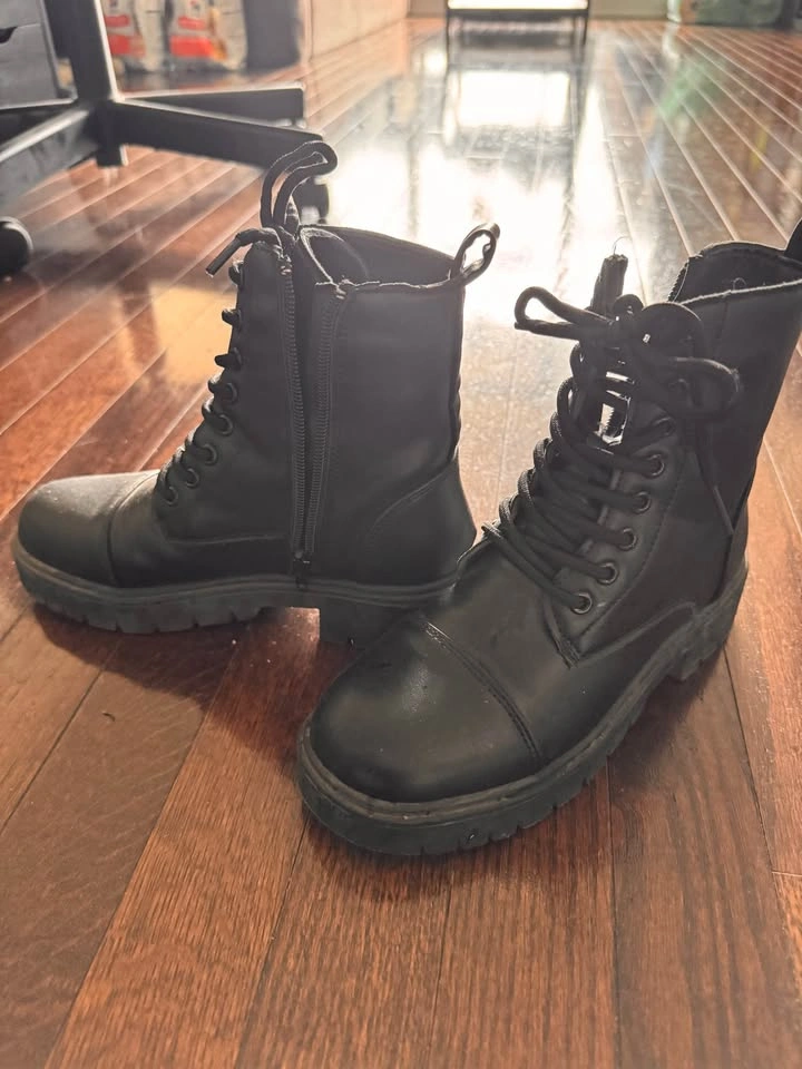 Black Combat Boots with Side Zipper - photo 2