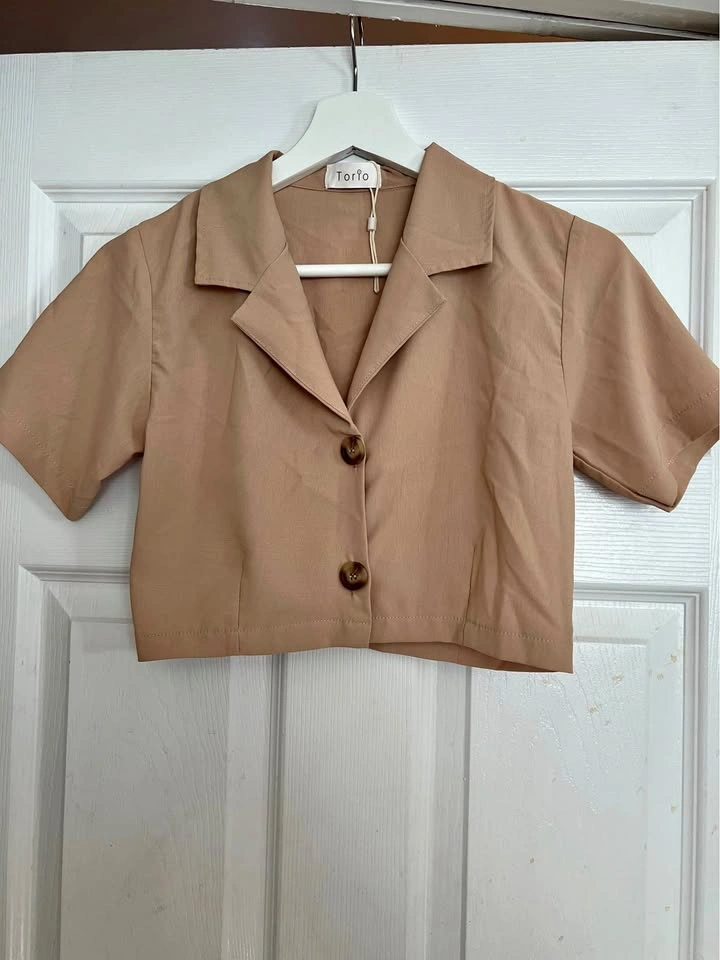 🏈 Brown blouse