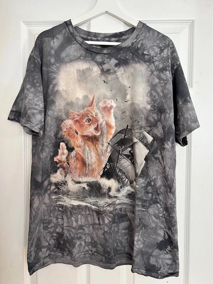 🏈 Vintage tie dyed shirt