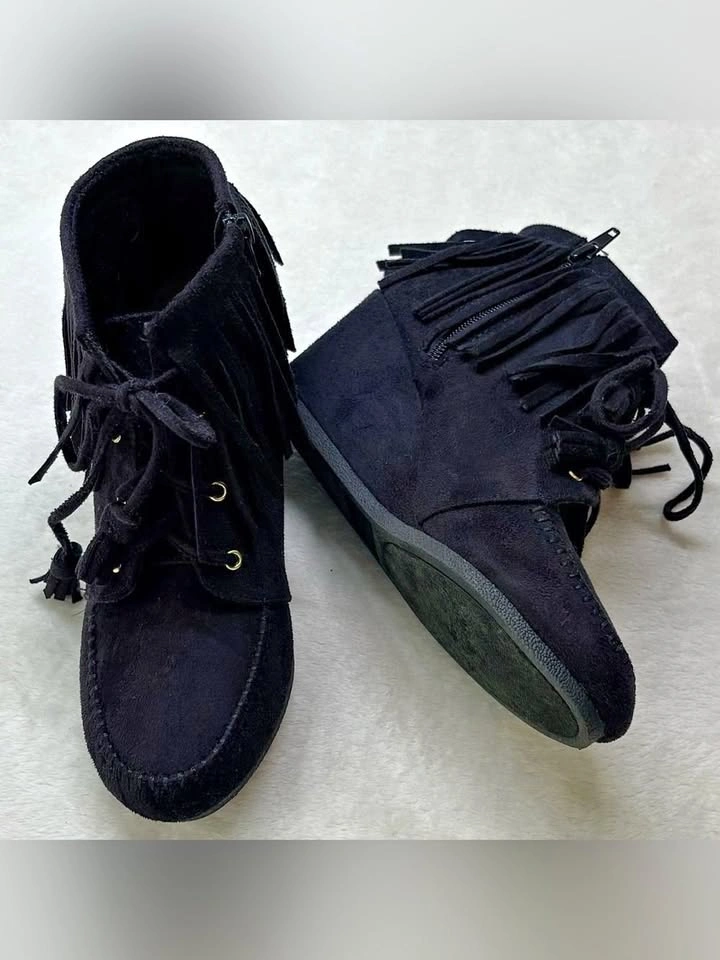 Maurices Black Suede Fringe Wedge Booties Size 6.5 - photo 2