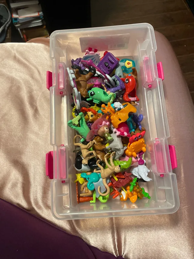 Kinder egg toys thumbnail