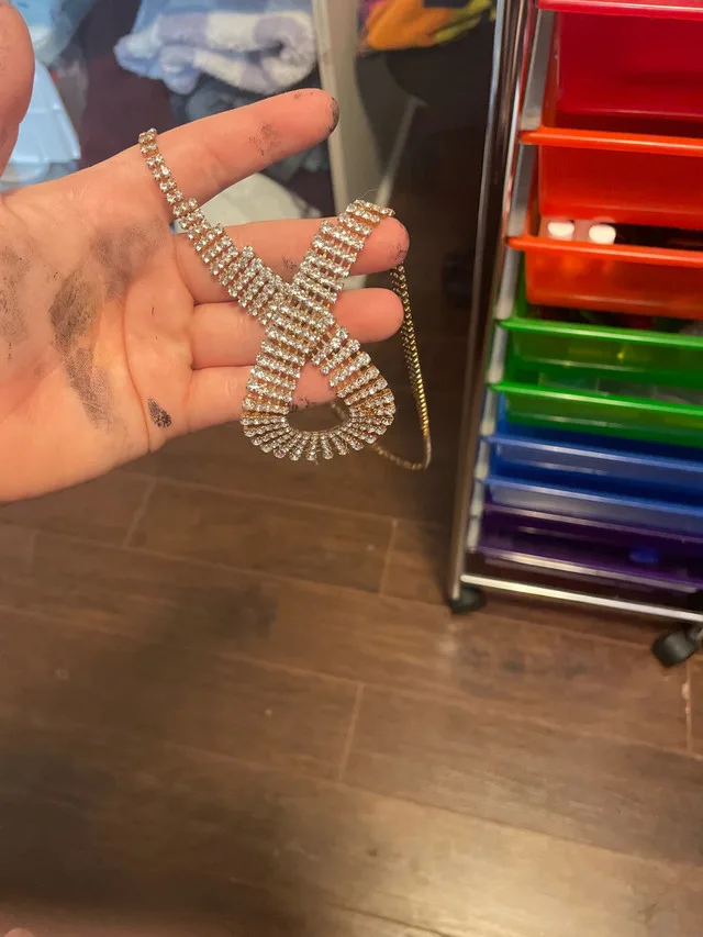 Fake diamond necklace thumbnail