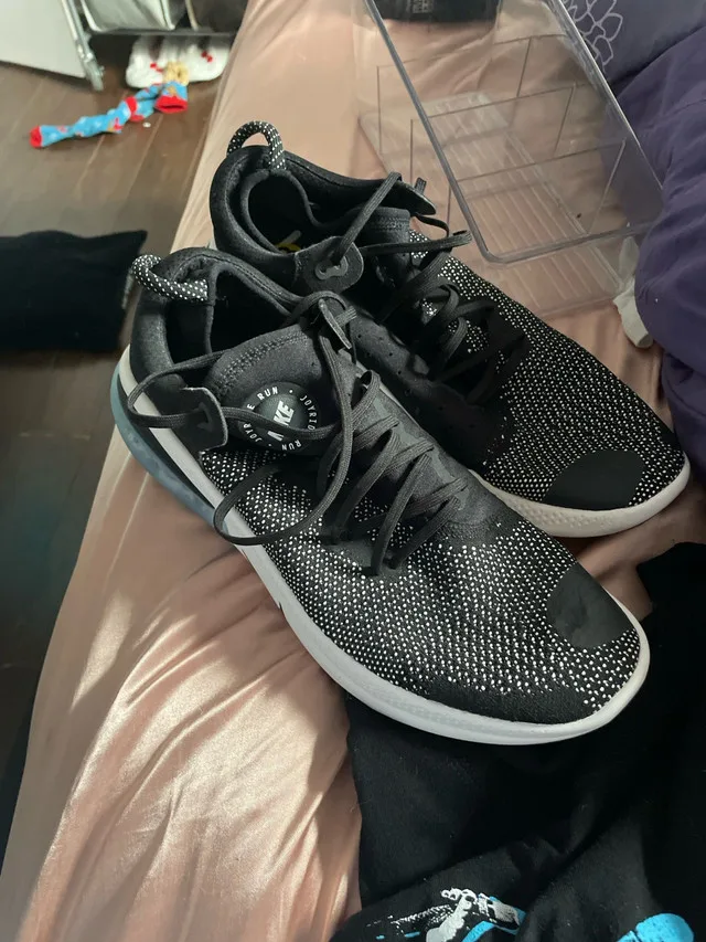 Size 13 men’s shoes brand new thumbnail