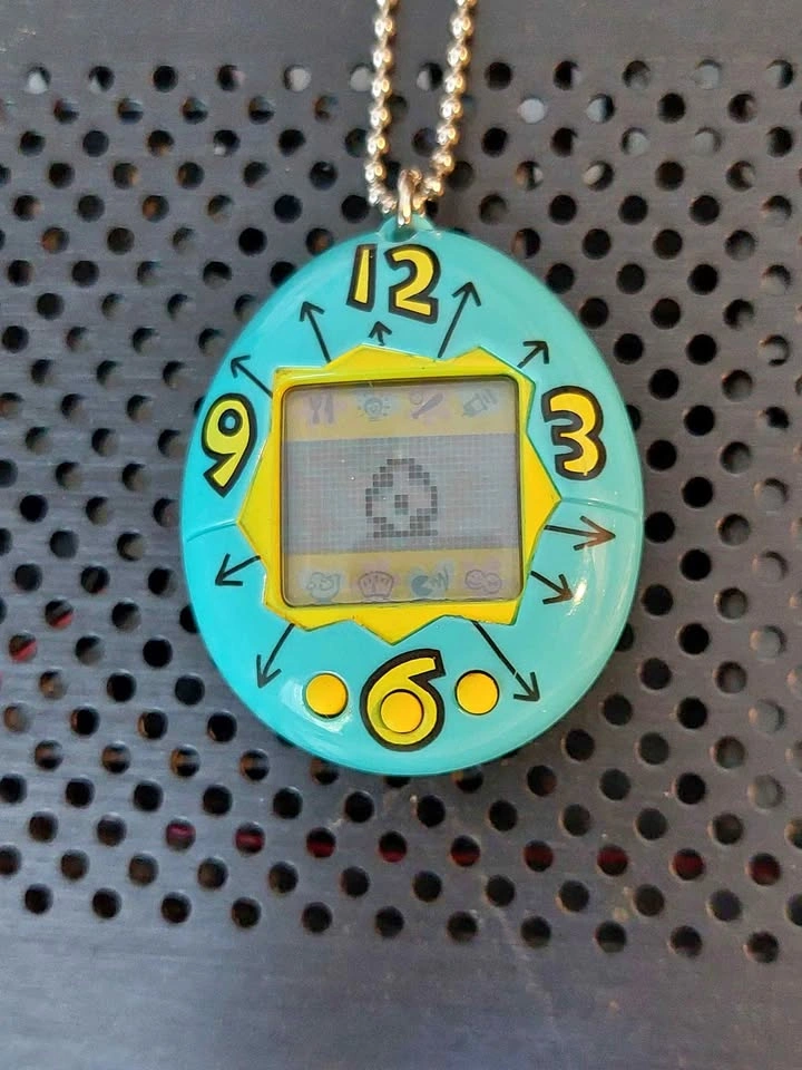 🏈 Vintage 1996 Tamagotchi - Classic Blue Clock! Japanese P1