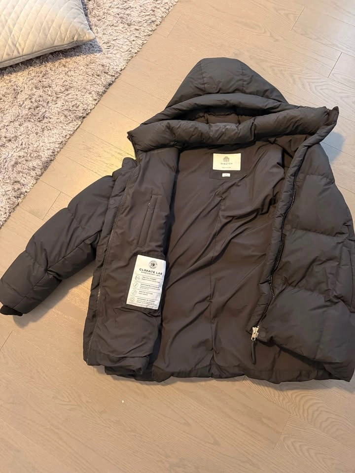 Aritzia Babaton Crown puffer- XL - photo 4
