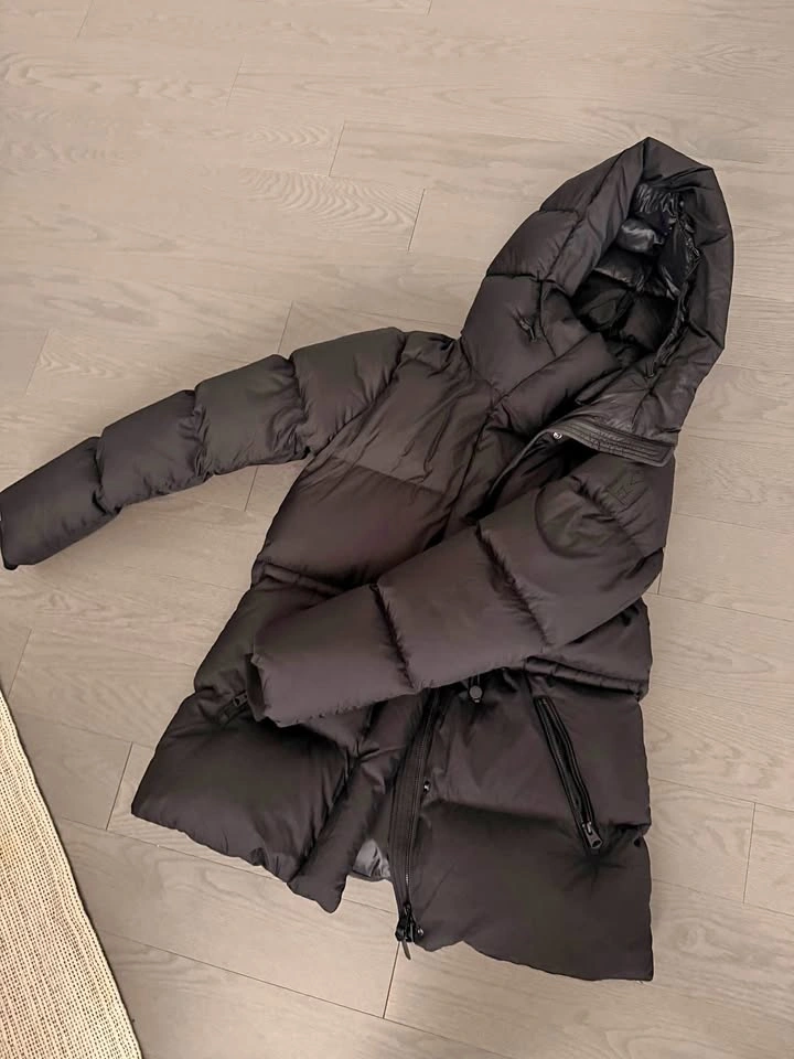 Mackage Freya Down jacket - Medium LIKE NEW