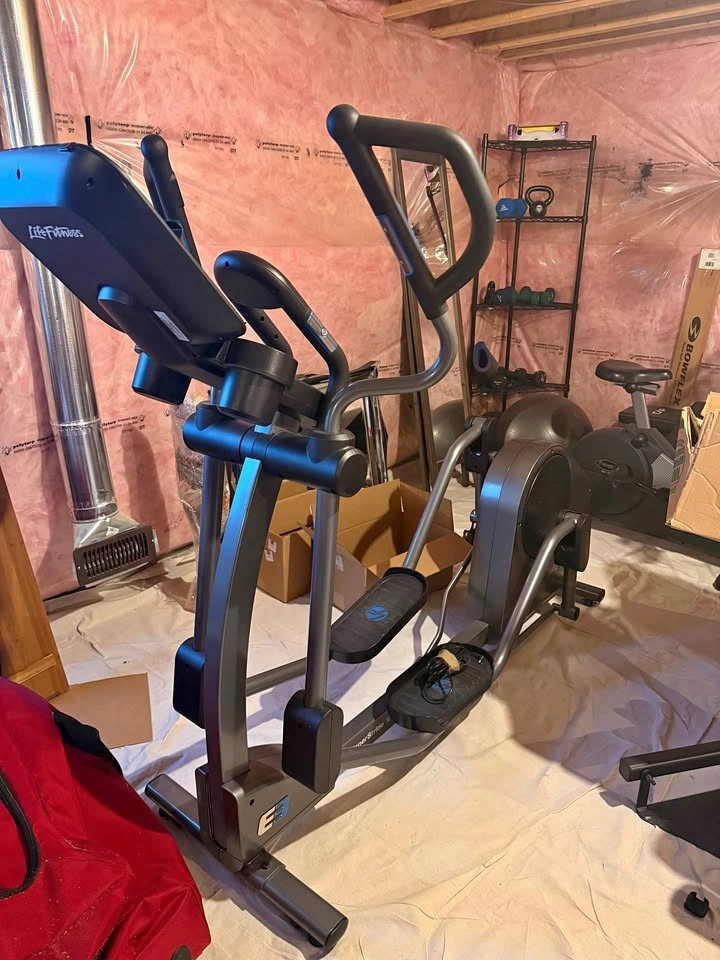 Life Fitness E3 Track+ Elliptical - NEVER USED
