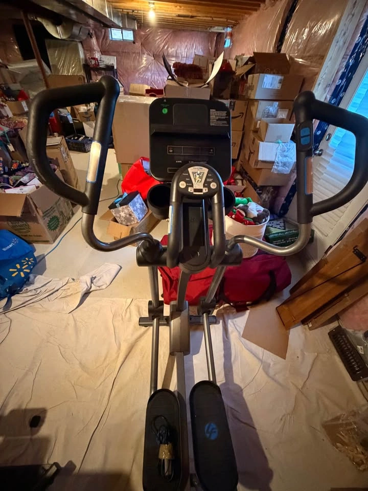 Life Fitness E3 Track+ Elliptical - NEVER USED - photo 4