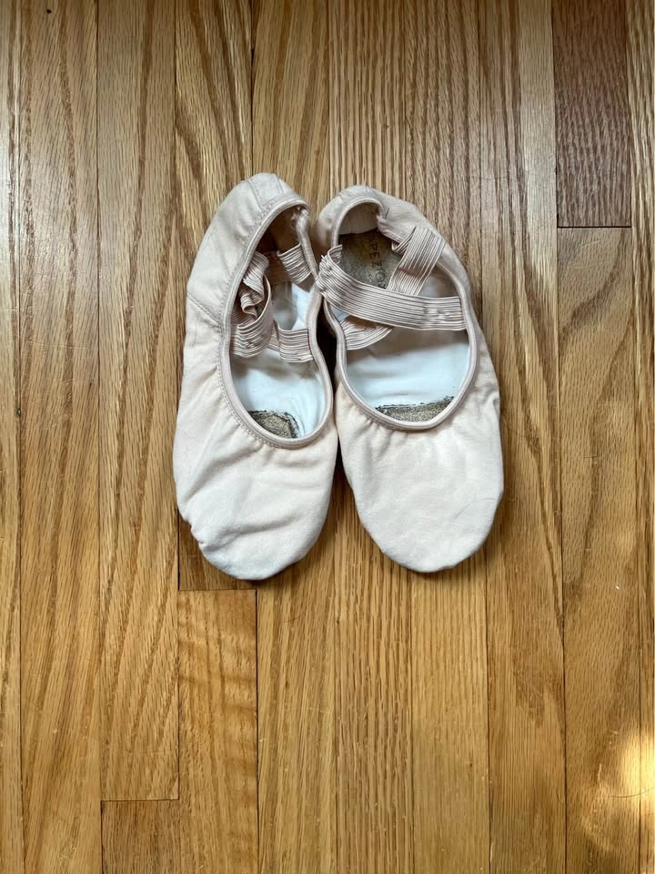 Kids Capezio Ballet Shoes - size 5M - photo 2