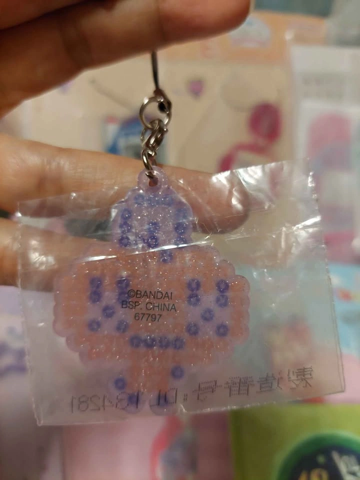 🏈 Tamagotchi Raffle Prize F - Glitter Pixel Memetchi Keychain - photo 2