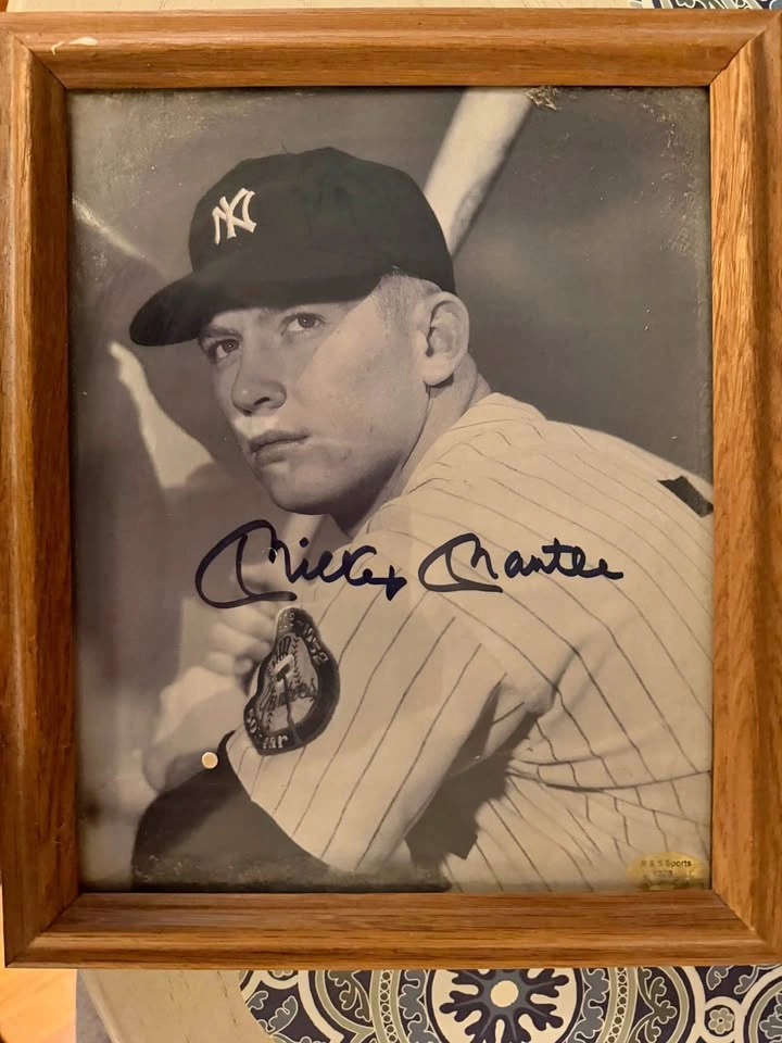 Authentic Mickey Mantle Signed 8x10 Photo - NY Yankees (Framed w