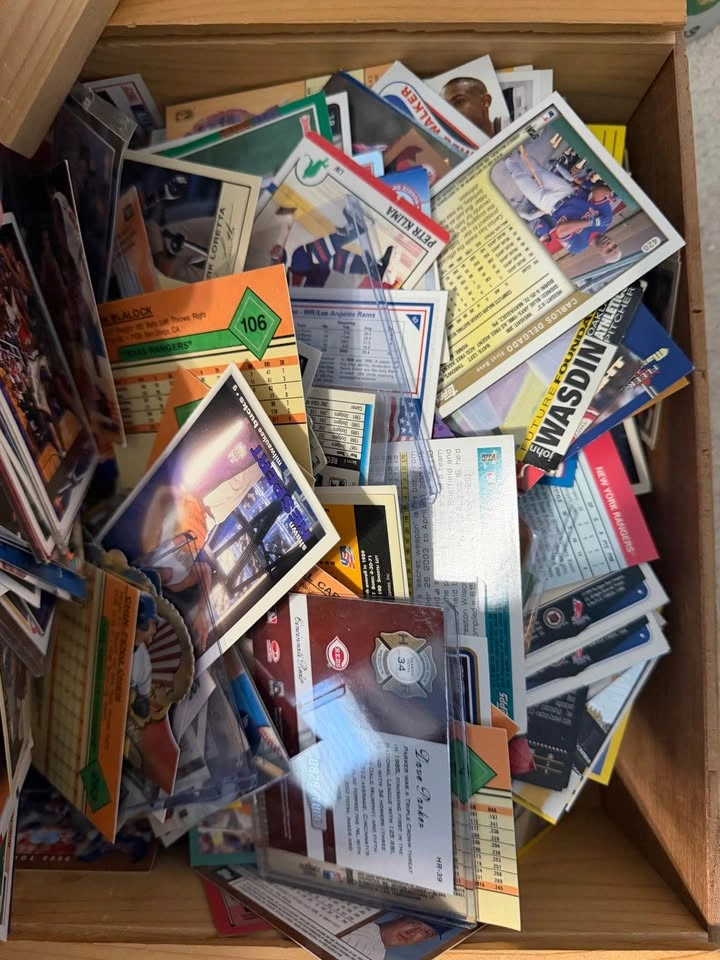 Mixed Sports Card Lot - Over 250 Cards - photo 2