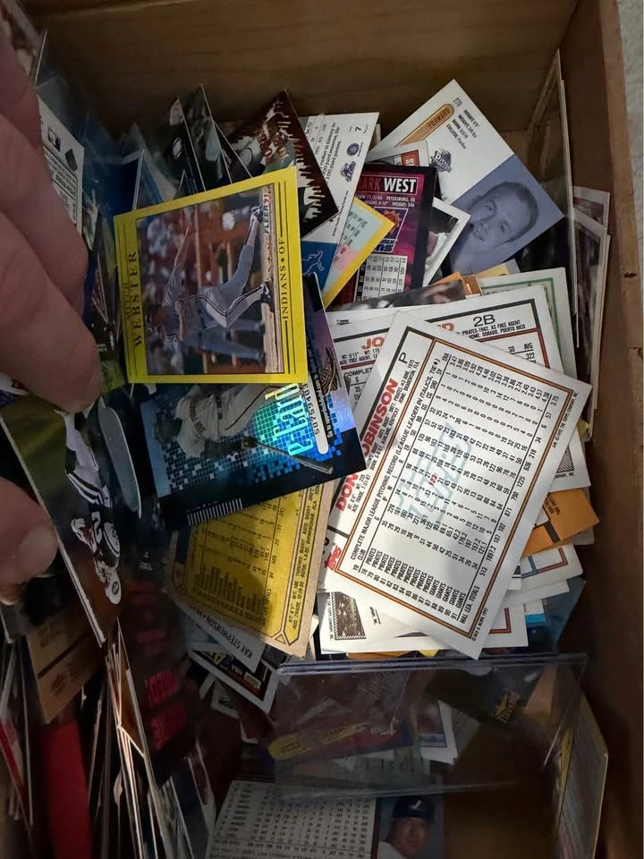 Mixed Sports Card Lot - Over 250 Cards - photo 4