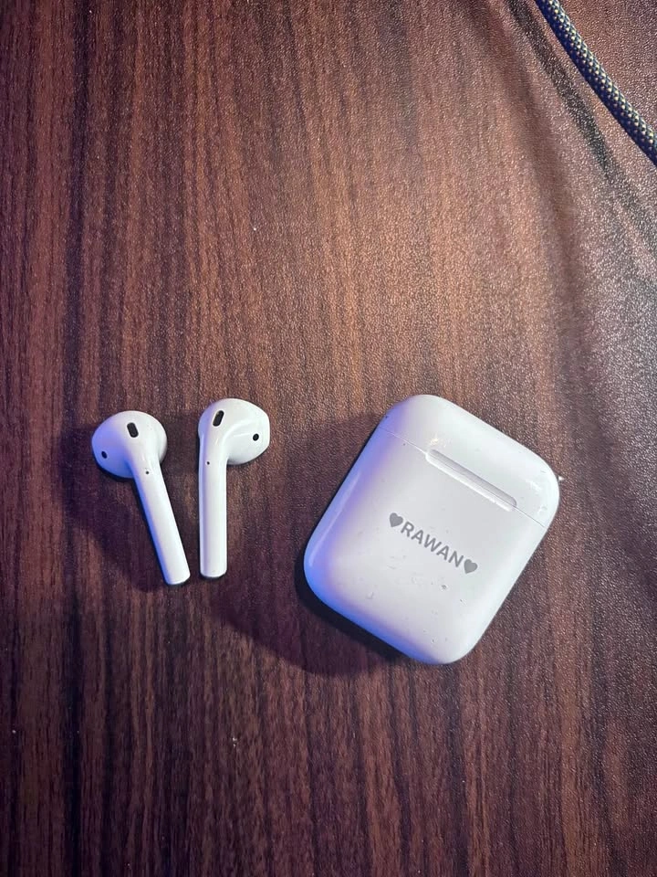 Apple AirPods with Charging Case