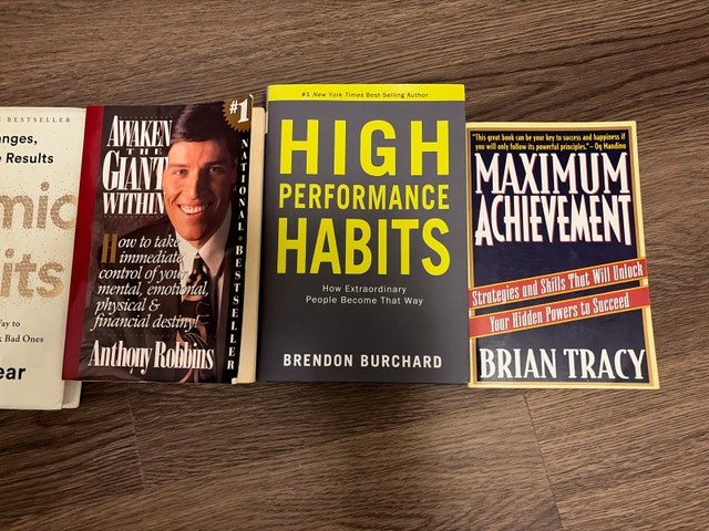 Productivity & Mindset Book Lot (Atomic Habits, Tony Robbins) - photo 3