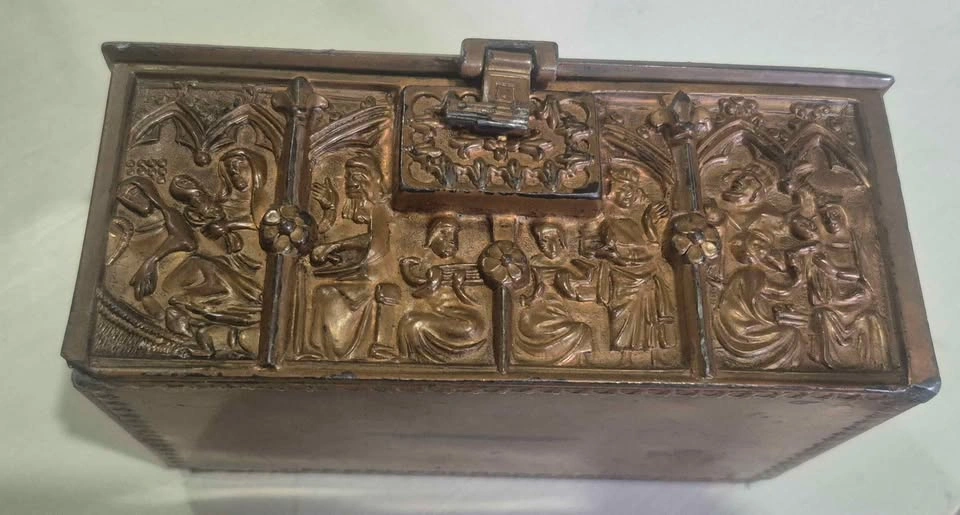 Vintage Gothic Revival Box AFC (1890-1920) - photo 2