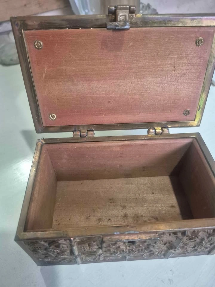 Vintage Gothic Revival Box AFC (1890-1920) - photo 4