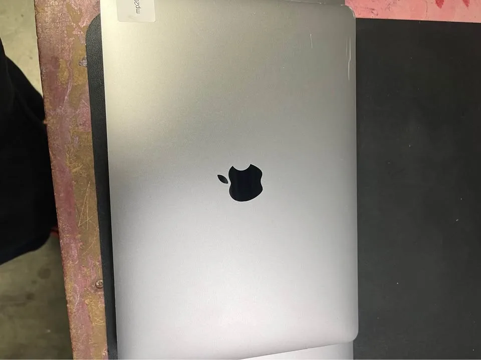 2020 Upgraded MacBook Pro 13” 16GB 500GB image indicator(8)