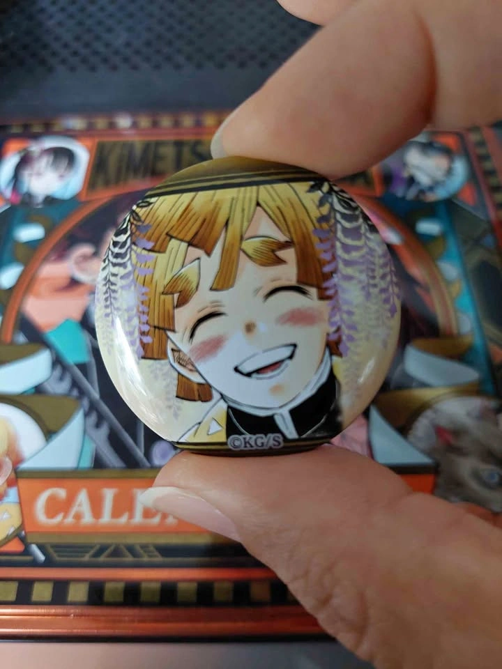 🏈 Demon Slayer - Manga Zenitsu Agatsuma Pin Badge