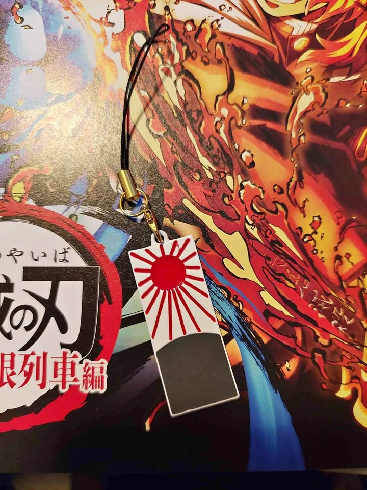 🏈 Demon Slayer - Tanjiro Hanafuda Earring Metal Charm Strap
