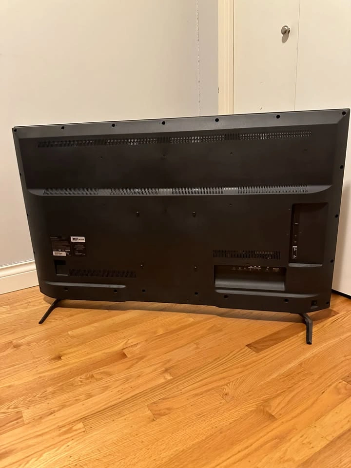 49.5" 4K Smart Roku TV - photo 2