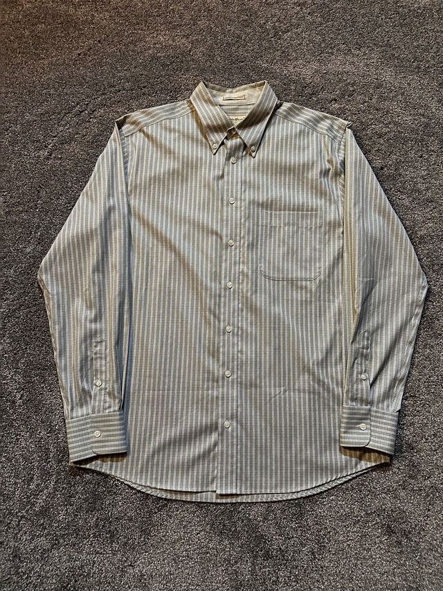 Eddie Bauer wrinkle resistant button up size L tall - photo 2