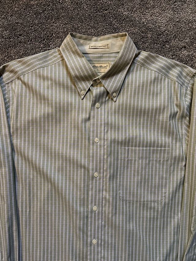 Eddie Bauer wrinkle resistant button up size L tall - photo 3