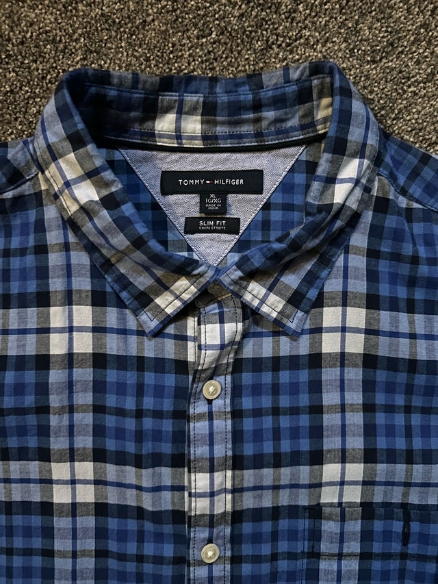 Tommy Hilfiger button up shirt size XL fits like a L - photo 3