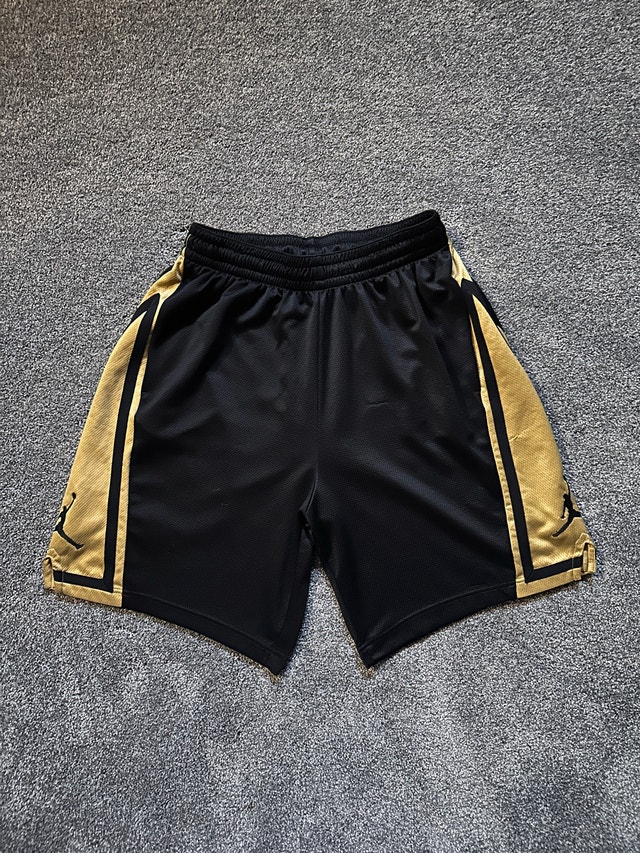 Jordan shorts size XL fits like L to M