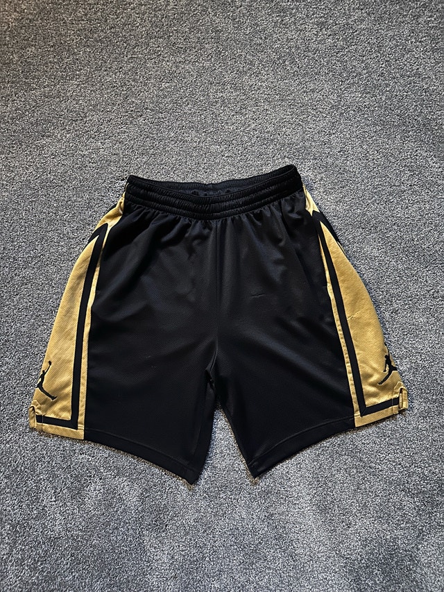 Jordan shorts size XL fits like L to M - photo 2