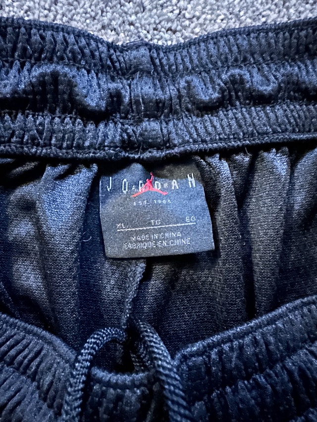 Jordan shorts size XL fits like L to M - photo 4