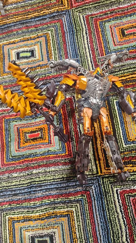 Transformers: Age of Extinction Generations Leader Class Grimloc