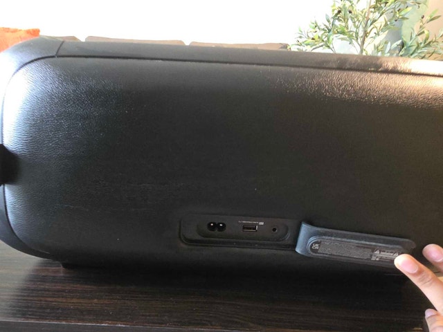 JBL PartyBox On-The-Go Speaker + Wireless Mic & Carry Strap - photo 4