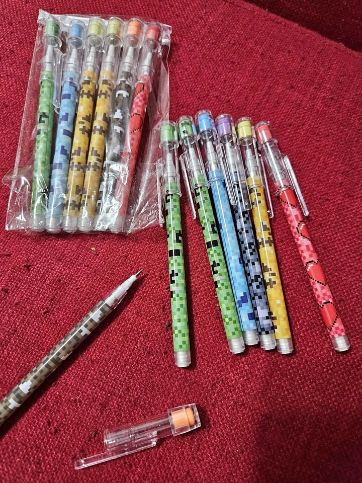 Minecraft-Style Pixel Art Mechanical Pencils🏈