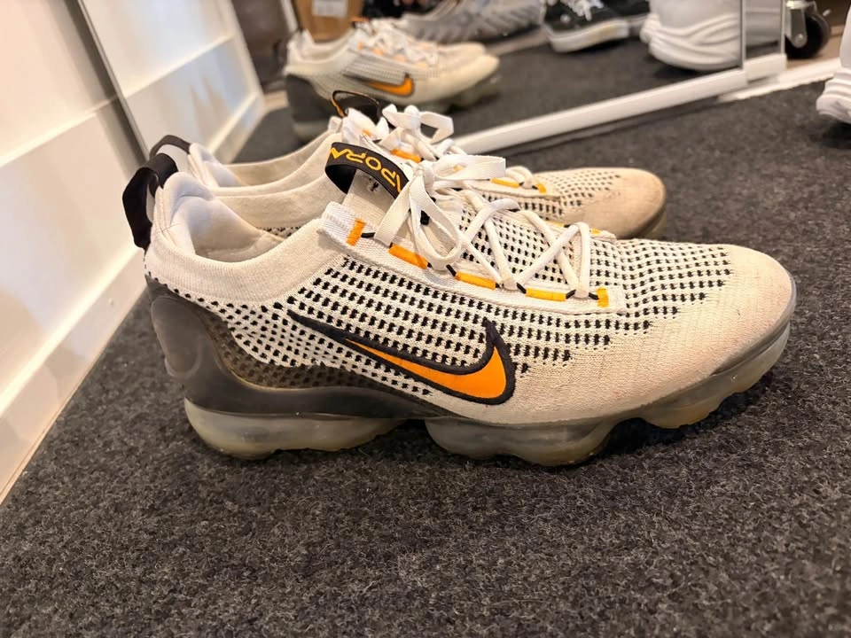Nike Air VaporMax 2021 Flyknit (Size: US 8.5 / 265 mm) - photo 2