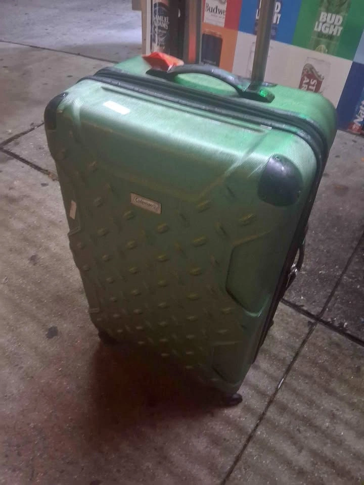 Coleman Hardside Spinner Suitcase 🏈