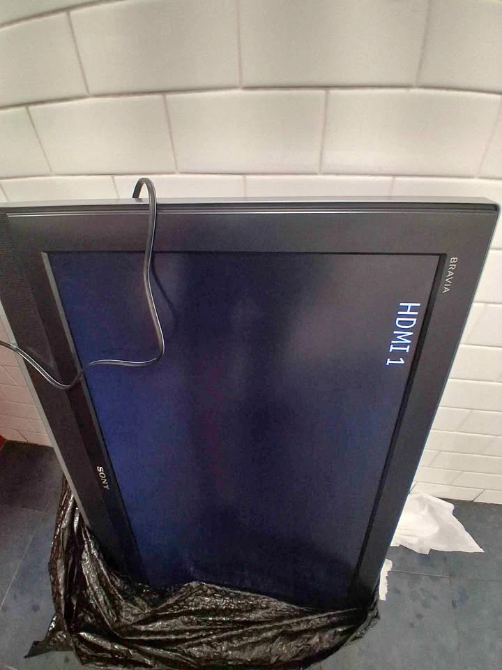 Sony Bravia 32" 🏈