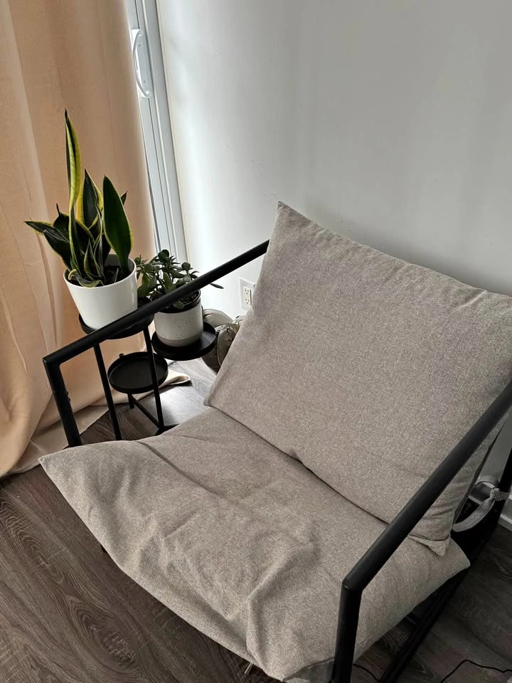 ZINUS Aidan Sling Accent Chair