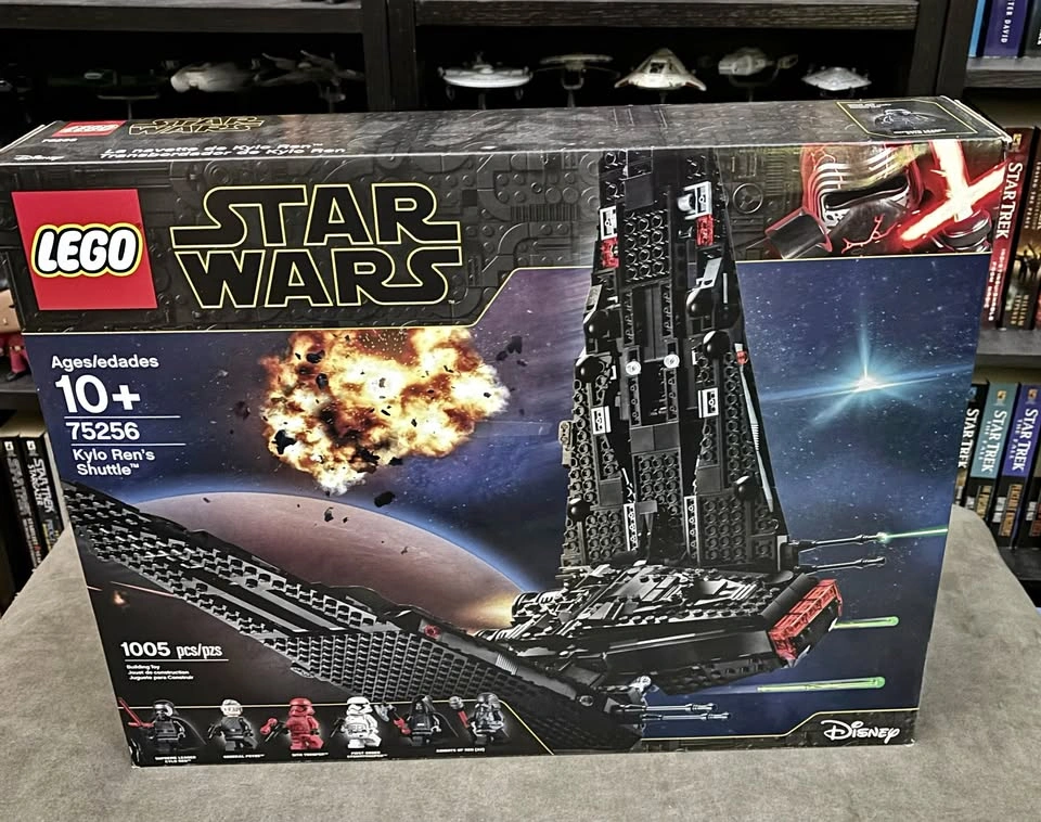 LEGO Star Wars Kylo Ren's Shuttle (75256) RETIRED SET