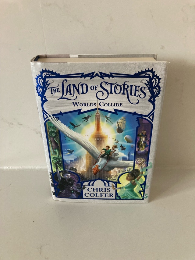 🏈The Land of Stories Worlds Collide Chris Colfer