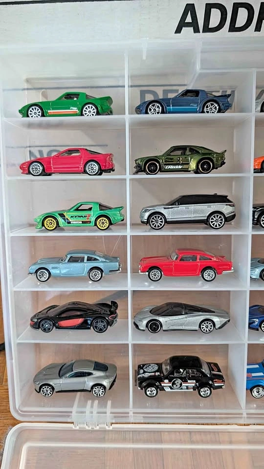 Hot wheels loose