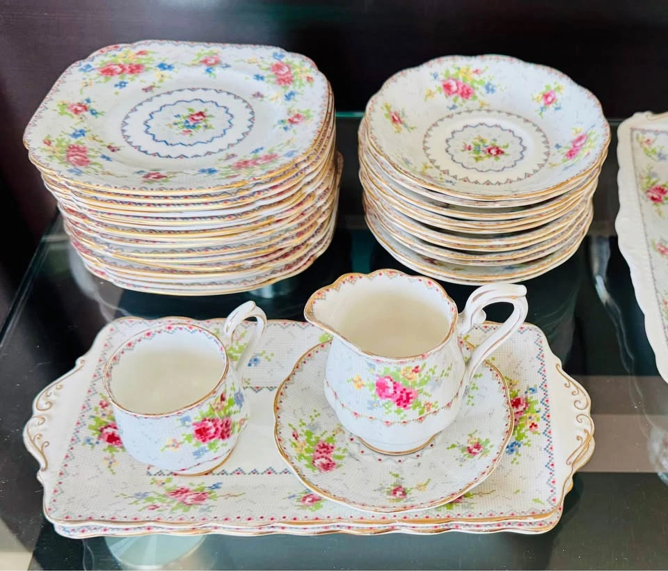 Vintage Royal Albert - Petit Point China Collection - photo 3