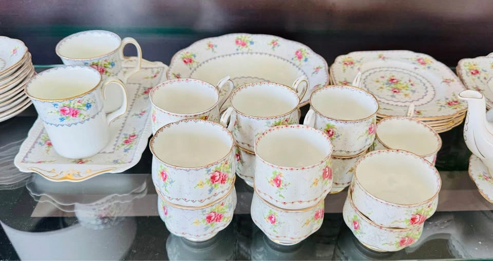 Vintage Royal Albert - Petit Point China Collection - photo 4