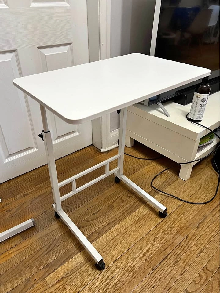 🏈 White small table