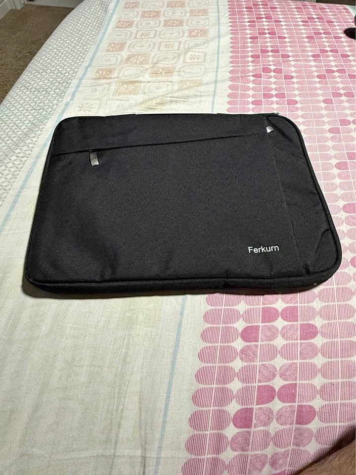 Laptop case 13.6 inch (Ferkurn) New