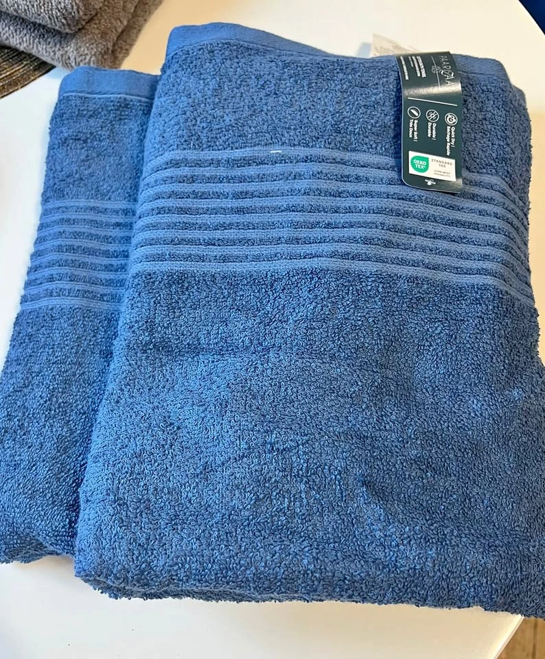 🏈 Blue Towels